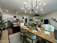 Building Photo - 324 E Main St