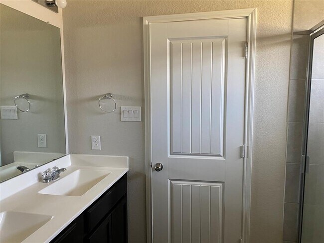 Building Photo - 8218 Rose Petals Ln