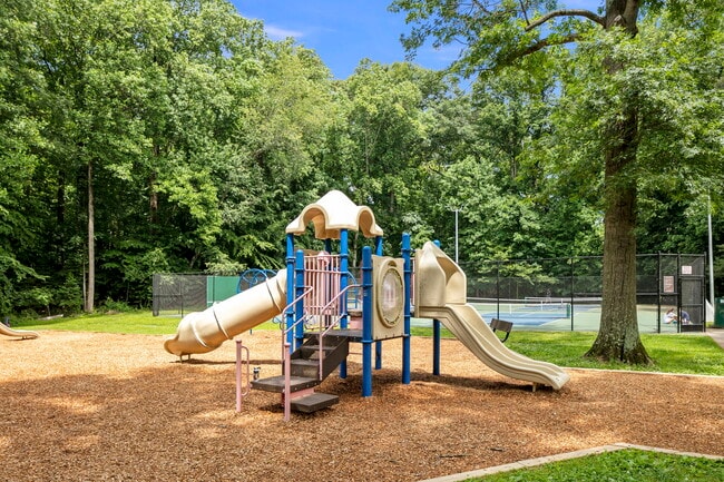 Building Photo - 6916 Seven Locks Rd