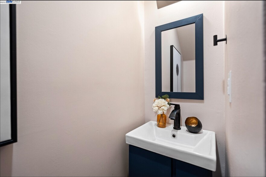 Building Photo - 810 Oak Grove Rd