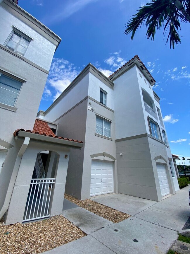 Building Photo - Greenhills-11032