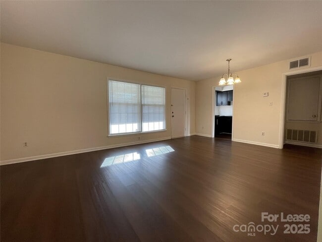 Building Photo - 4605 Coronado Dr