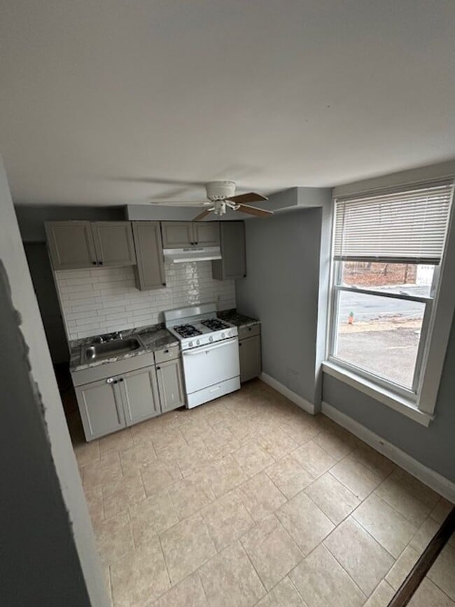 Building Photo - 6731 Haverford Ave