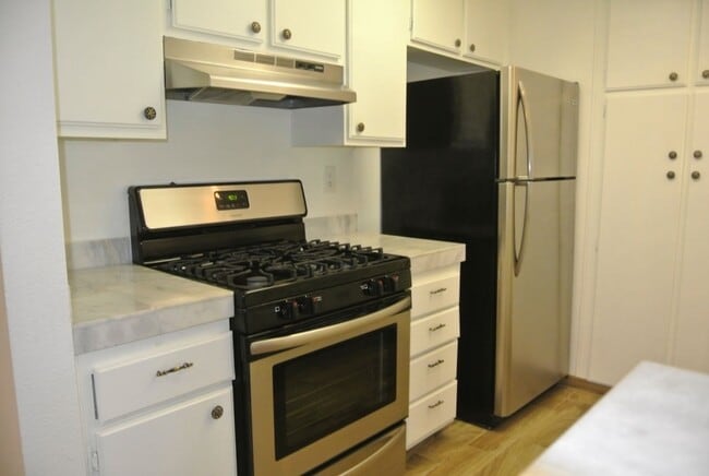 Building Photo - 1Bed/1Bath Downstairs Condo in the Shadowridge Aspens Community!~ Shadowridge