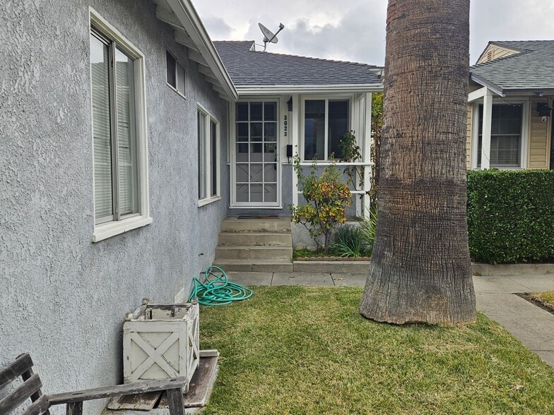 Building Photo - 3023-3025 Community Ave