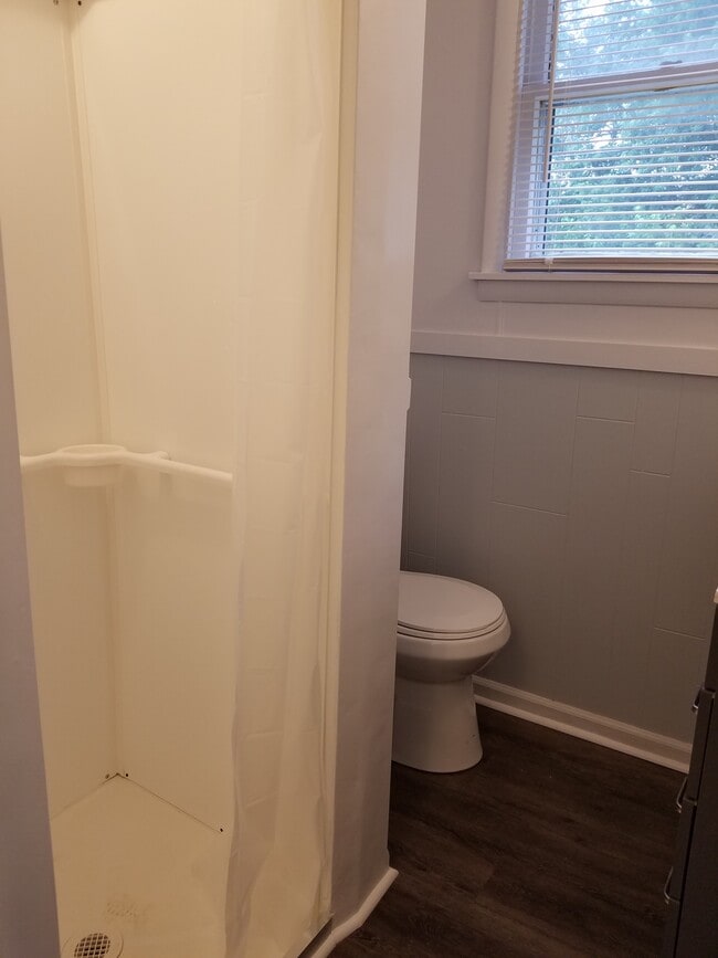 Building Photo - 22 Reba Ave