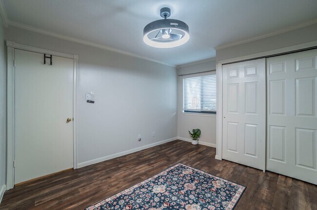 Building Photo - 5676 Cedar Creek Dr