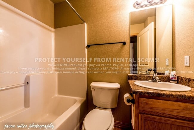 Building Photo - 2828 W Hillshire Dr