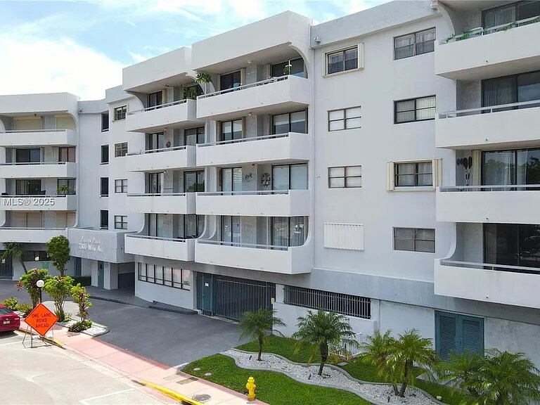 Building Photo - 7300 Wayne Ave