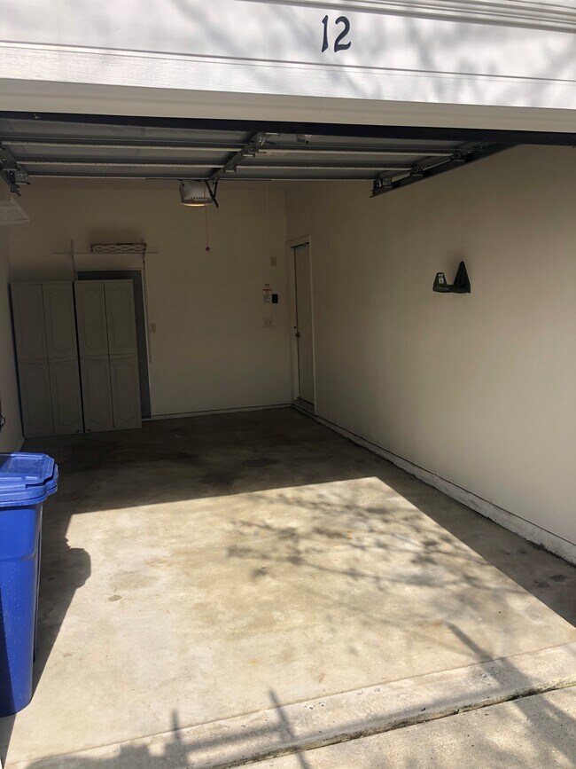 One Car Garage - 12 Sunset Ln
