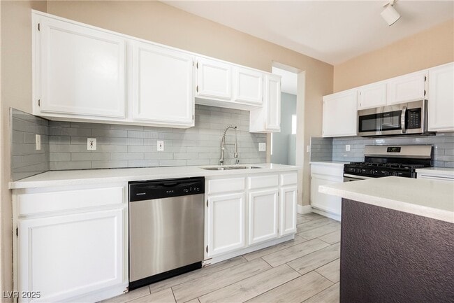 Building Photo - 138 Cam Capri