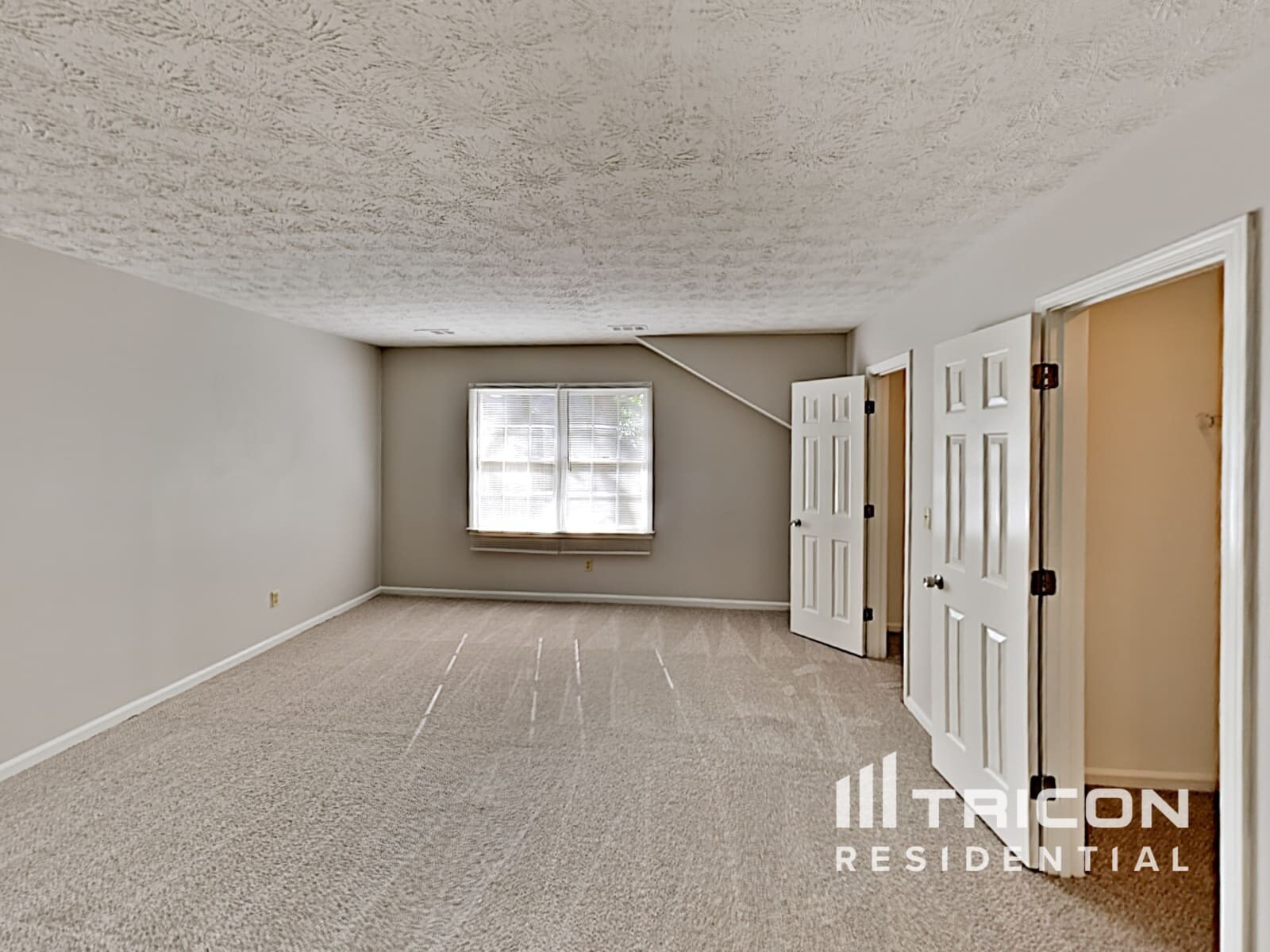 Building Photo - 1720 Ridgefield Dr