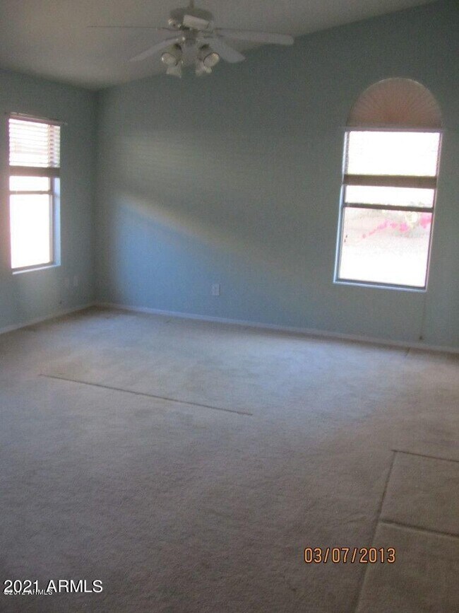 Building Photo - 4318 E Lone Cactus Dr
