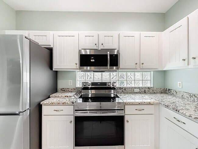 Building Photo - 1143 Canoe Point