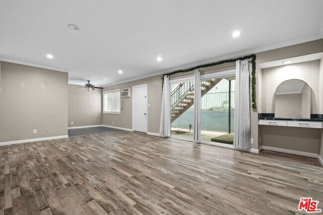 Building Photo - 1939 Selby Ave