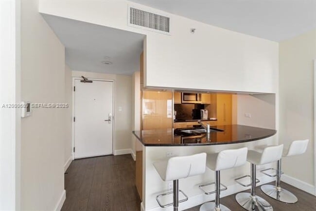 Building Photo - 6801 Collins Ave