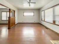 Building Photo - PRELEASING for AUGUST! Close to Campus: In-Unit Washer/Dryer