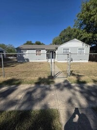 Building Photo - 2644 Canberra Ct