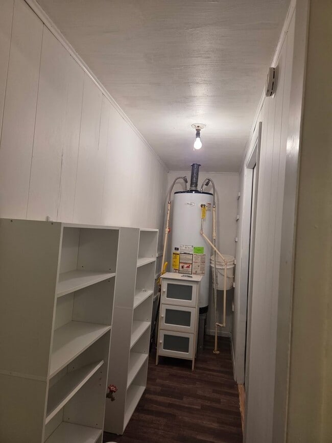 Building Photo - Home in Marion