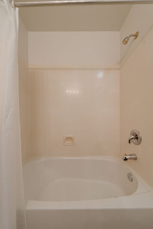 Building Photo - 9538 Fox Wind Ct