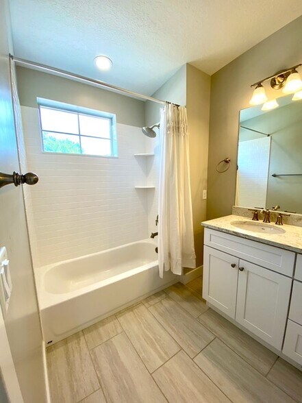 Building Photo - 10439 S Beetdigger Blvd