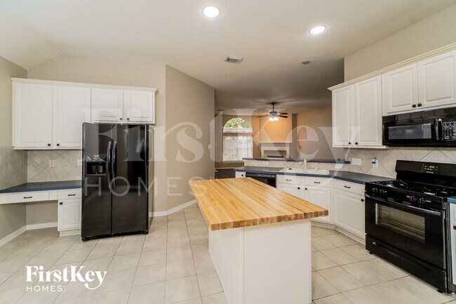 Building Photo - 323 Diamond Bay Dr