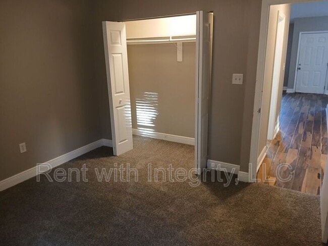 Building Photo - 445 Cactus St