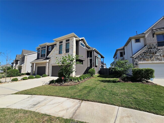 Building Photo - 9443 Starlight Oak Dr