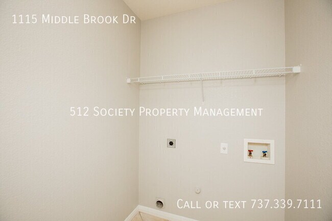 Building Photo - 1115 Middle Brook Dr