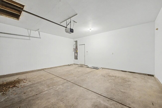 Building Photo - 9464 W Sheridan St