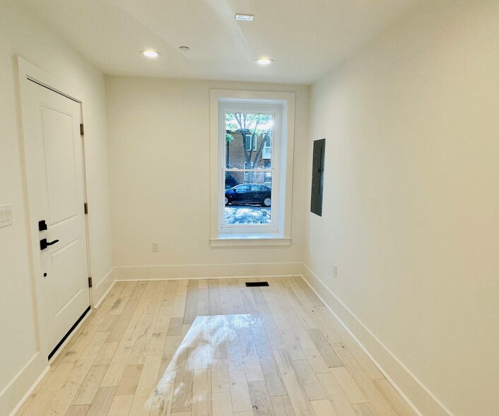 Building Photo - 1314 5th St NW