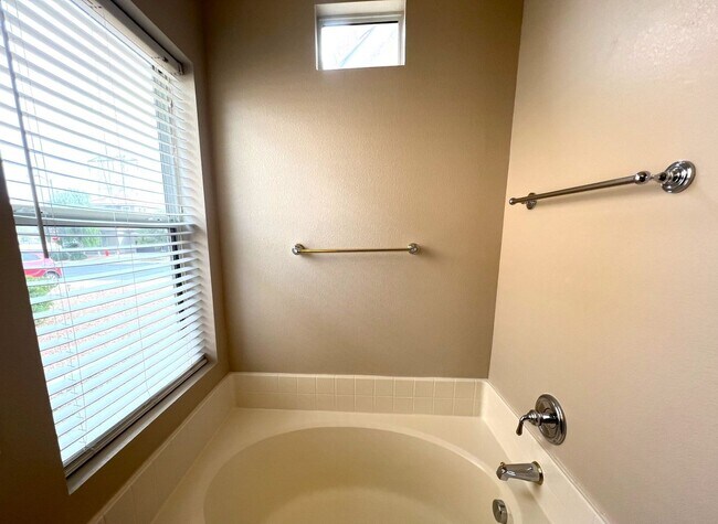 Building Photo - 1022 Pecos River Ave