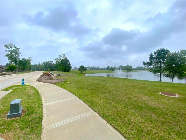 Building Photo - 21015 Longeni Dr