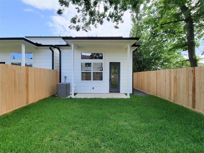 Building Photo - 3107 Orange St