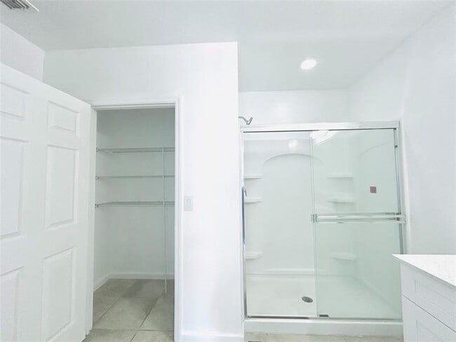 Building Photo - 518 SW Natalie Terrace