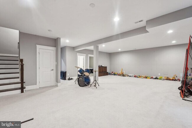 Building Photo - 6636 Gordon Ave