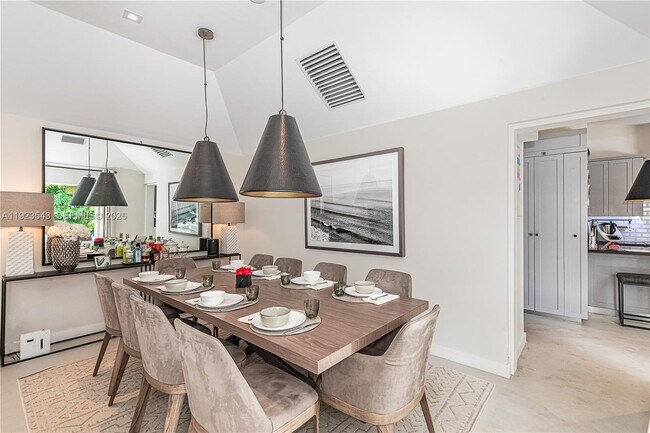 Building Photo - 375 Harbor Ct