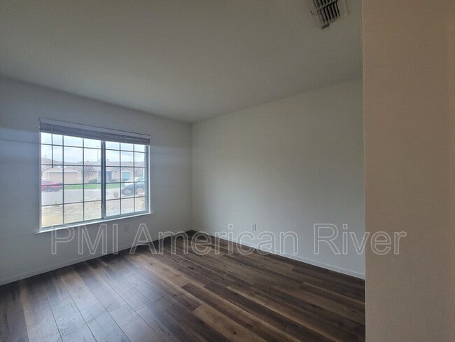 Building Photo - 8695 Misty Ct