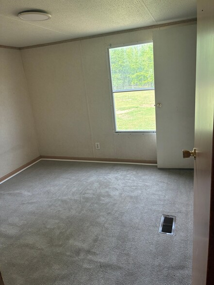 Building Photo - 4805 Old Stone Rd