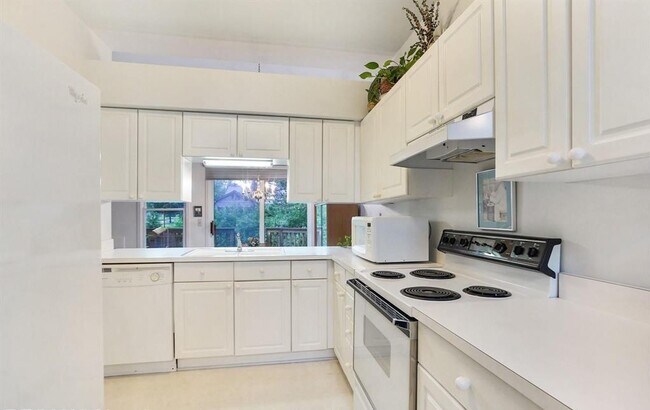 Building Photo - 24267 Weathervane Ct