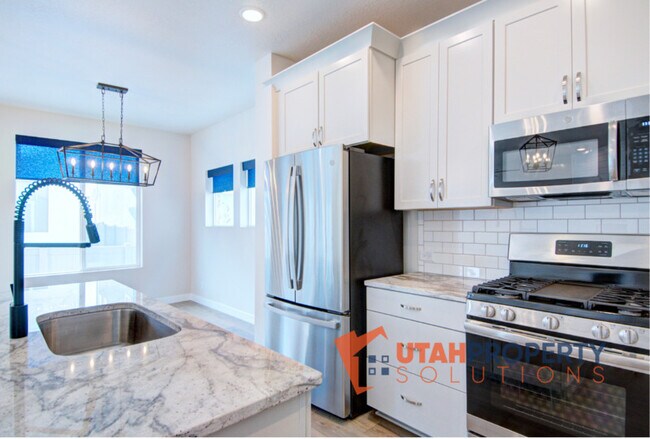 Building Photo - 4693 Daisy Ln