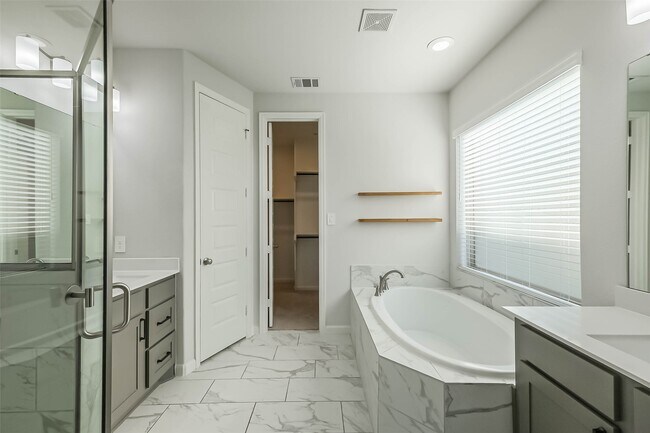 Building Photo - 8823 Morning Glow Dr