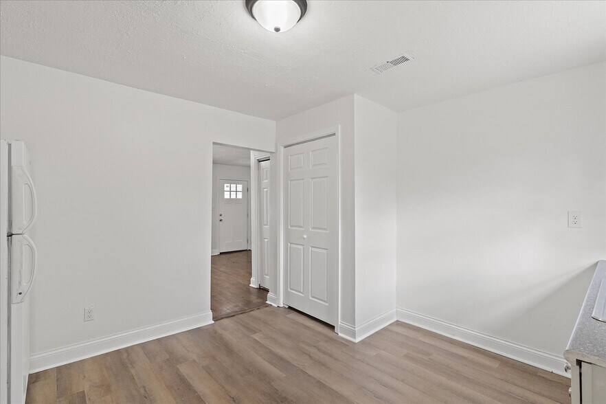 Building Photo - 2800 Curtis St