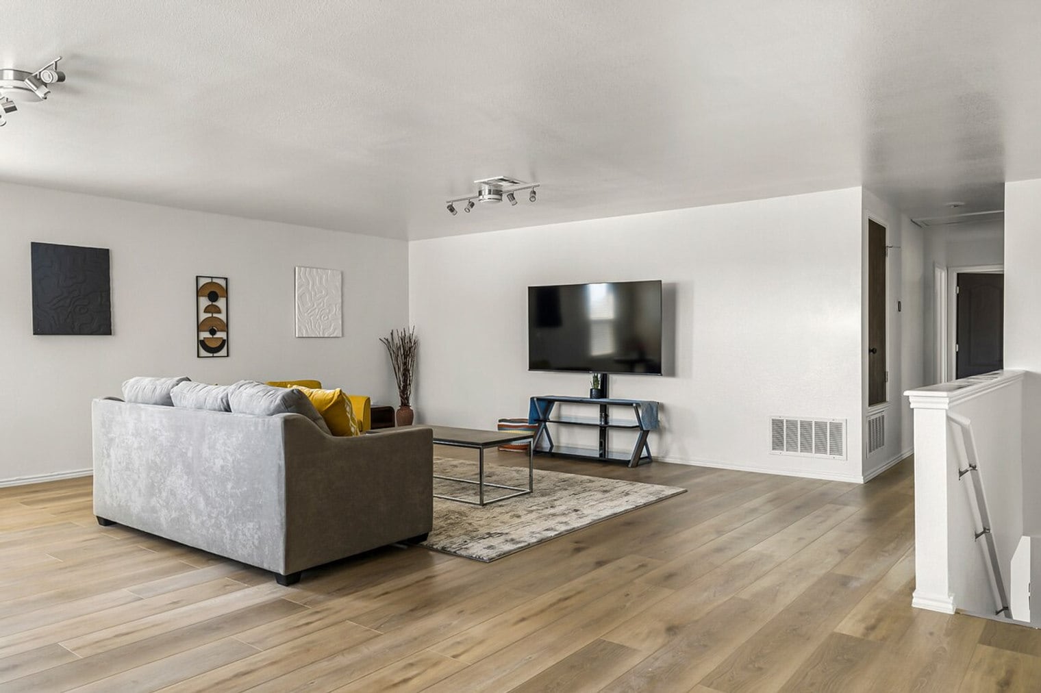 Building Photo - 311 Evening Grosbeak Dr