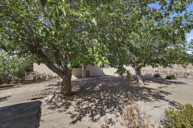 Building Photo - 5440 Viceroy Dr