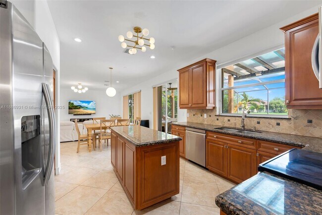Building Photo - 420 Montclaire Dr