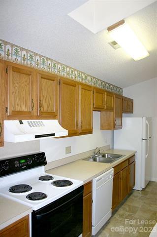 Building Photo - 6264 Rosecroft Dr