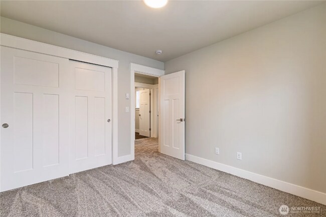 Building Photo - 5947 Ranch Lp