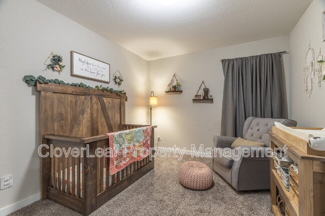 Building Photo - 804 Shrike Ln