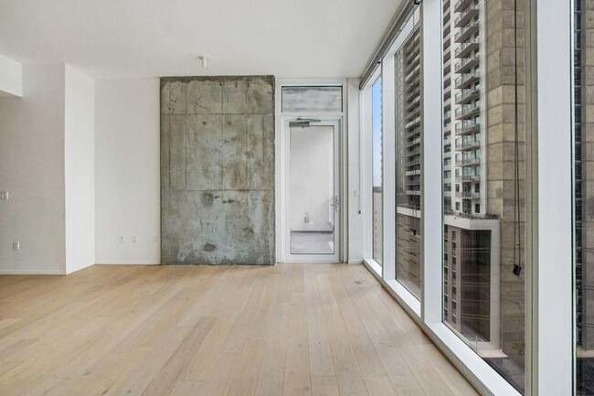 Building Photo - 301 West Ave